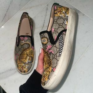 Gucci GG Tiger slip on sneakers size 38.5